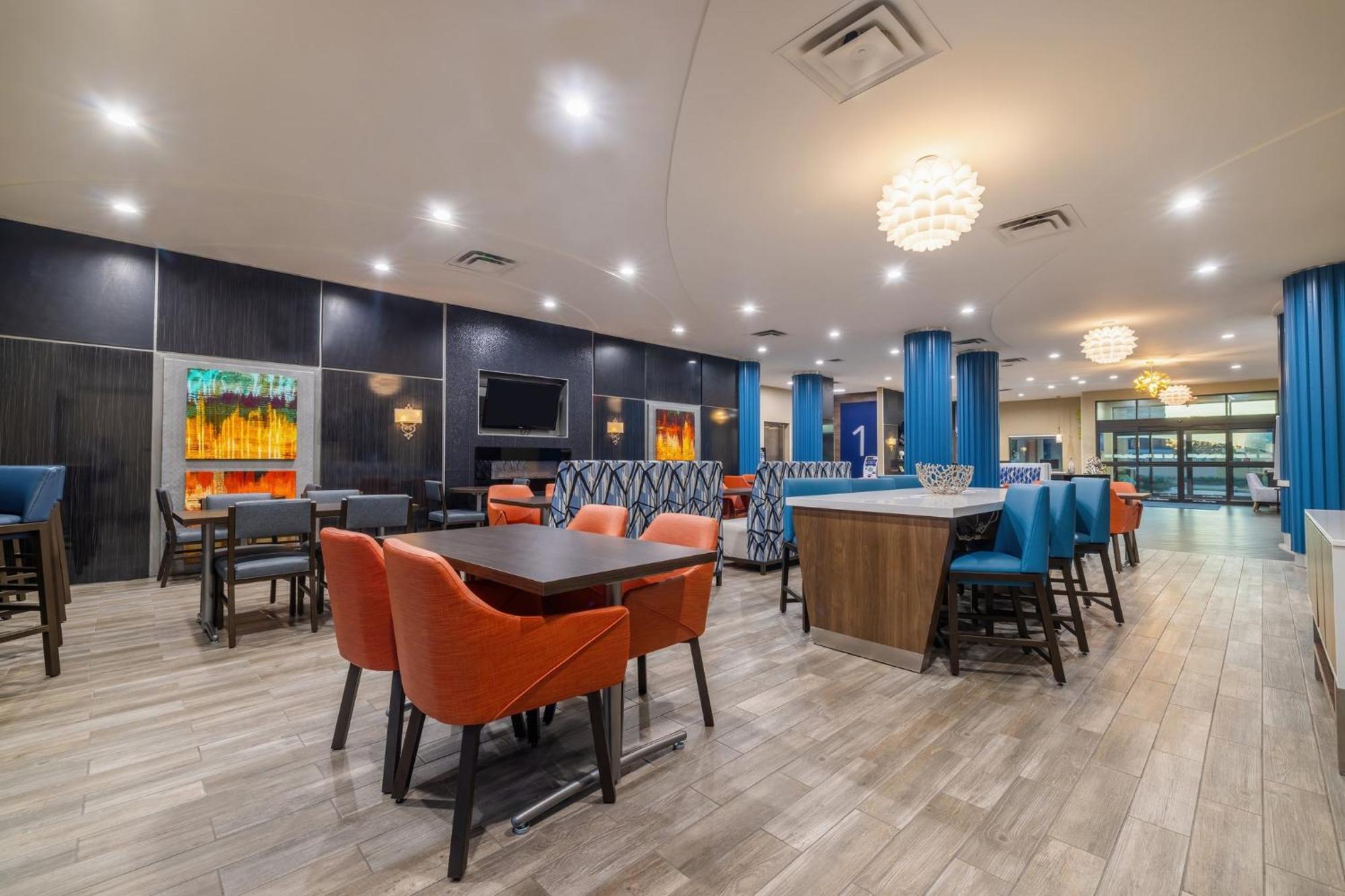 Holiday Inn Express & Suites Kansas City Airport By Ihg Exterior foto